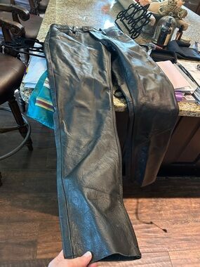 Alpha Cycle Gear Sz 30 x 31 Black Leather Motorcycle Pants